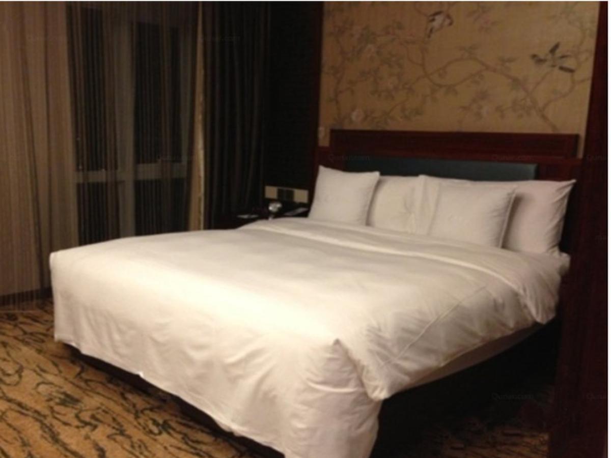 Gloria Grand Hotel Wuxi Уси Екстериор снимка
