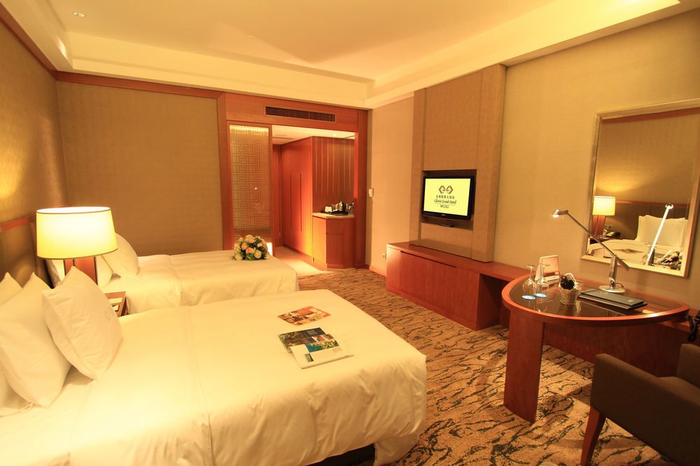 Gloria Grand Hotel Wuxi Уси Екстериор снимка