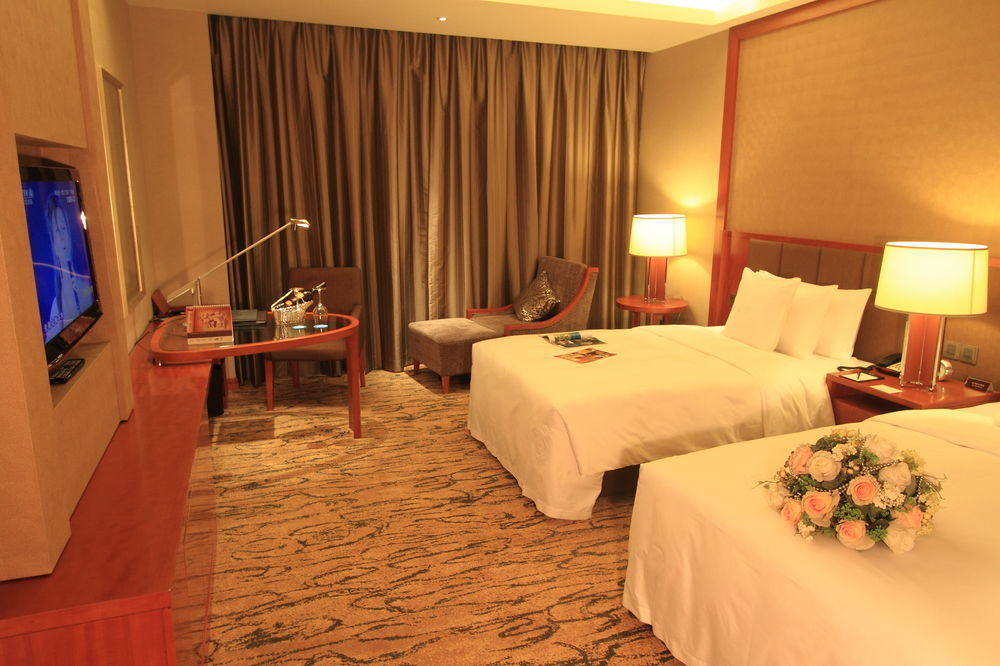 Gloria Grand Hotel Wuxi Уси Екстериор снимка