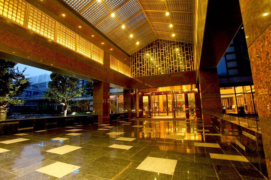 Gloria Grand Hotel Wuxi Уси Екстериор снимка